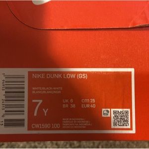 Grade school size 7 Panda Dunks